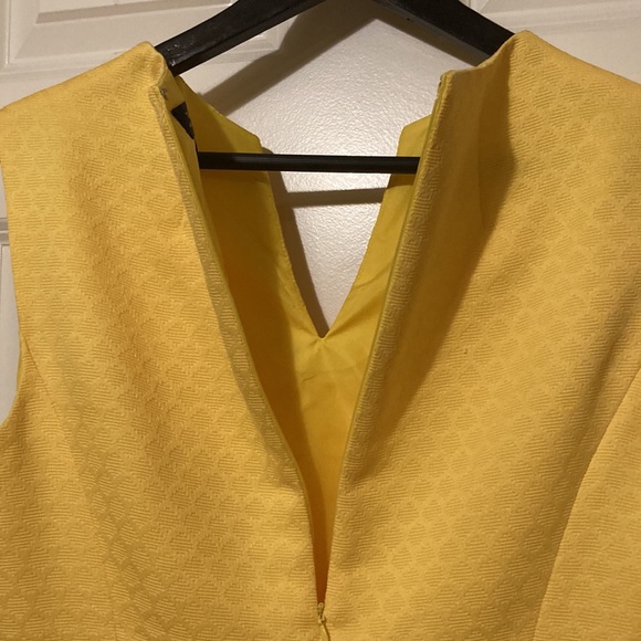 Tahari Yellow Dress- Size8 - Picture 4 of 6